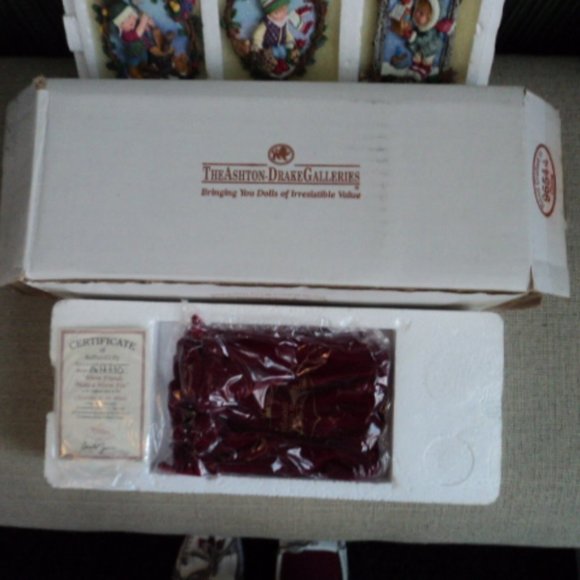 Ashton Drake Christmas ornaments set of 3~ with box & certificate - Picture 3 of 8
